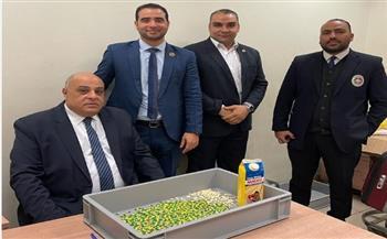 جمارك مطار القاهرة تضبط راكب حاول تهريب كمية كبيرة من الترامادول المخدر