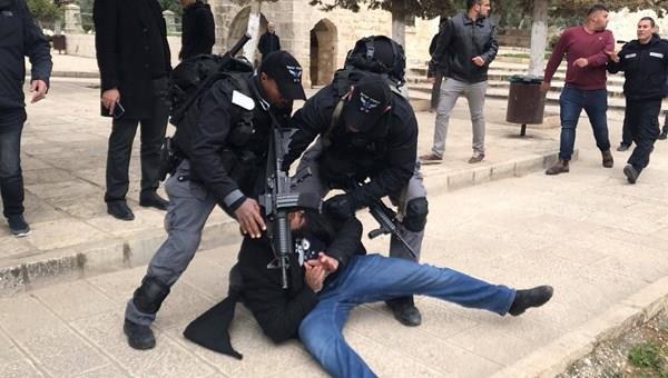 حزب الله يدين اقتحام قوات الاحتلال للأقصى والاعتداء على المصلين