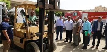   سكرتير عام محافظة السويس يتابع صيانة السيارات بالورش وأعمال التطوير بمنطقة الملاحة 