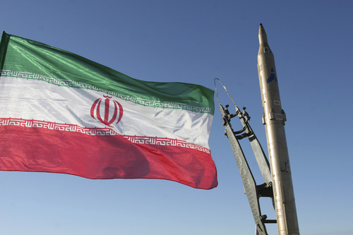 « أسطول الأشباح».. صحيفة حكومية تكشف عن امتلاك إيران لأسطول من 182 سفينة أجنبية تحمل النفط الإيراني