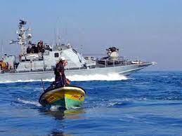   الاحتلال الإسرائيلي يطلق النار صوب مراكب الصيادين شمال غزة 