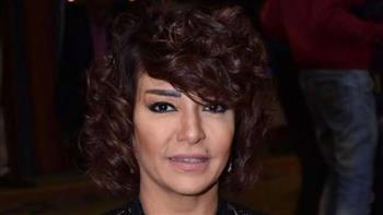 جيهان قمري: "أنا طبية وحنينة.. بس الشراسة مطلوبة في الأيام دي"