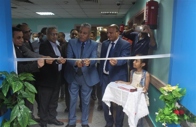 رئيس جامعة جنوب الوادي يفتتح وحدة الصيدلة الإكلينيكية بقسم طب الأطفال بمستشفيات قنا