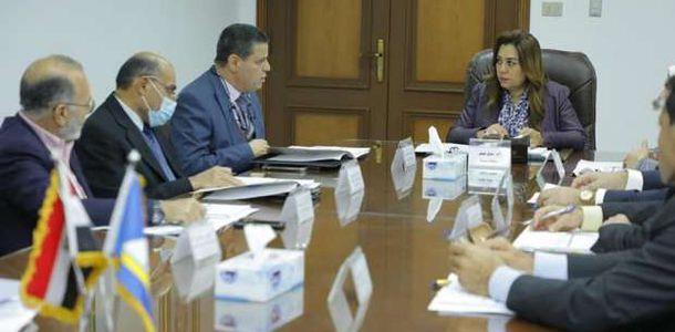 محافظ دمياط تبحث الموقف التنفيذي بمشروع تطوير المناطق غير المخططة