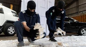   الإمارات تحبط محاولة تهريب طن و56 كجم من المواد المخدرة 