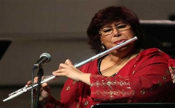   وزيرة الثقافة تعزف للمصريين والعرب في روما 