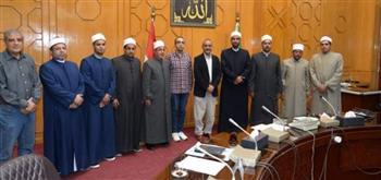 محافظ الإسماعيلية يستقل القافلة الدعوية للأزهر الشريف