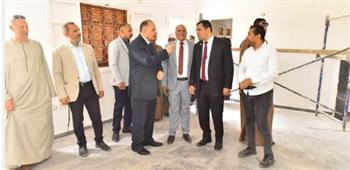 محافظ أسيوط يتفقد مجمع خدمات المواطنين والزراعى والسجل المدنى بمنفلوط