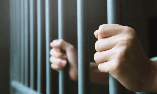 حبس صاحب محل لقيامه بتصوير السيدات بغرفة تغيير الملابس