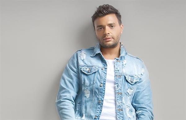 رامي صبري يهنئ جمهوره بحلول شهر رمضان
