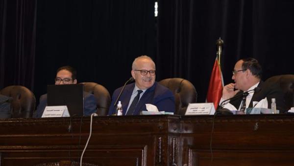 مجلس جامعة القاهرة يشيد بتقدم الجامعة فى تصنيف QS البريطانى