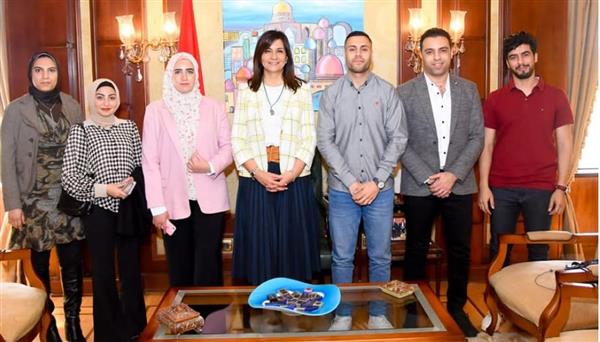 وزيرة الهجرة تشيد بشهامة المصريين فى مساعدة الطلاب بأوكرانيا