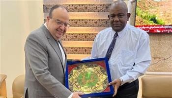   السفير المصري في الخرطوم يبحث مسار العلاقات الاقتصادية مع عضو مجلس السيادة الانتقالي