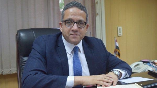 العناني يستعرض موارد صندوق السياحة بعد صدور القانون