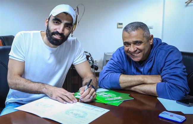 الأهلي يعلن تجديد نجم الفريق لمدة 4 مواسم 