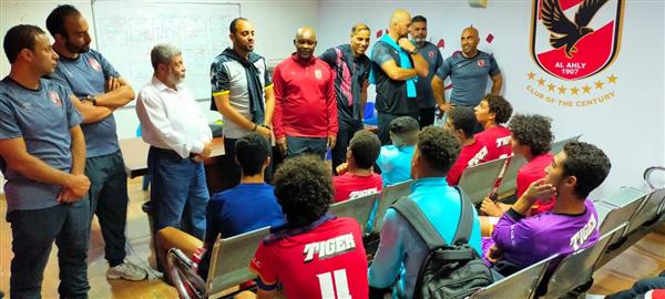 كواليس جلسة موسيماني مع اللاعبين قبل مواجهة الرجاء المغربي