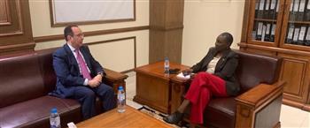   سفير مصر في جوبا يلتقي وزيرة الدفاع وشؤون المحاربين القُدامى بدولة جنوب السودان