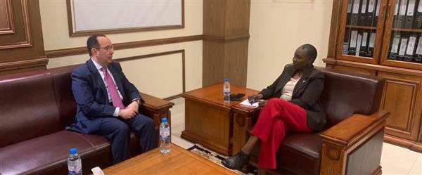 سفير مصر في جوبا يلتقي وزيرة الدفاع وشؤون المحاربين القُدامى بدولة جنوب السودان