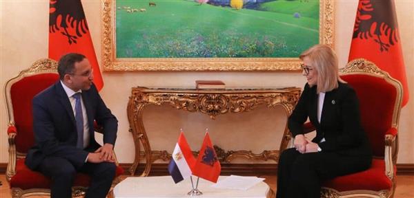 رئيسة البرلمان الألباني تستقبل السفير المصري بتيرانا