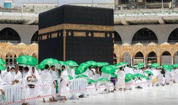 شؤون الحرمين توزّع 7000 مظلة بالمسجد الحرام