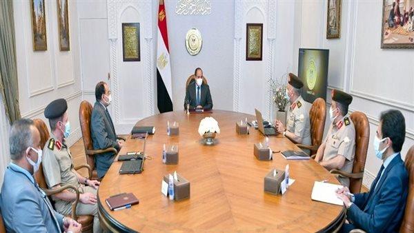 شاهد..السيسي يتابع مشروعات الهيئة الهندسية 