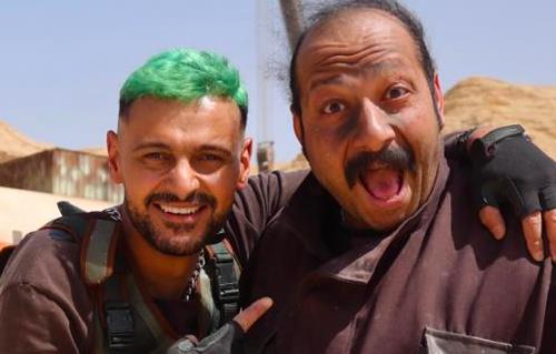رامز ينشر صورة له مع محمد ثروت ويعلق: "ثروت بعد ما اتزروت"
