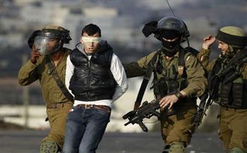   إسرائيل تعتقل 12 فلسطينيا فى الضفة الغربية
