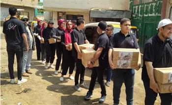   413 أسرة استفادت من المواد الغذائية لقافلة جامعة القاهرة بقرية المنوات 