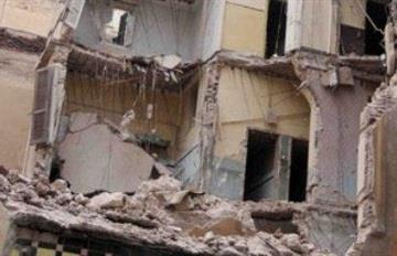 انهيار جزئي بعقار قديم بمنطقة حدائق القبة