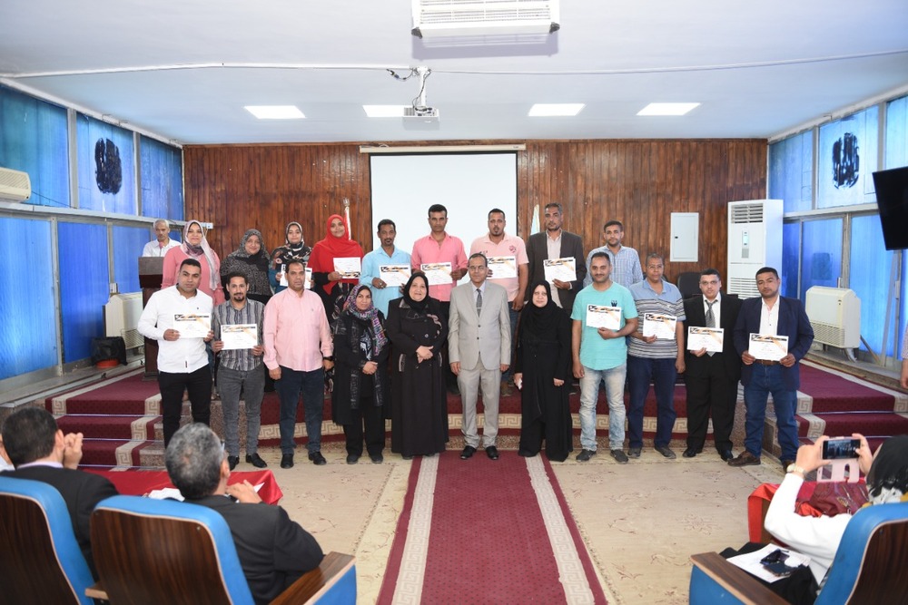 رئيس جامعة سوهاج يكرم ٢٩٢ موظف بالجهاز الإداري في إحتفالية ختام الدورات التدريبية