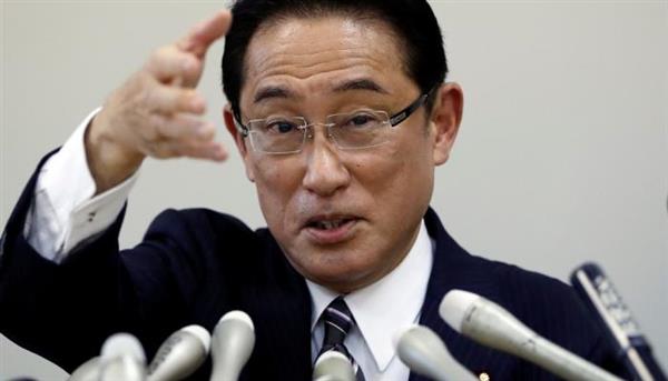 رئيس الوزراء الياباني يبحث مع وفد كوري جنوبي سبل تحسين العلاقات الثنائية