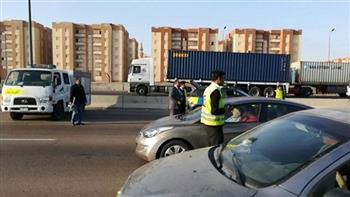   حملات مرورية بمحاور القاهرة والجيزة لرصد المخالفات وإزالة الأعطال