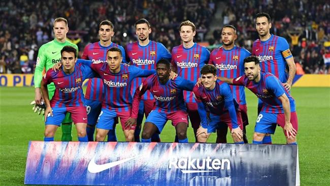 برشلونة يراقب صفقة قوية من الدوري الإنجليزي 