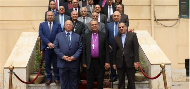 محافظ القاهرة يستقبل رئيس الطائفة الانجيلية