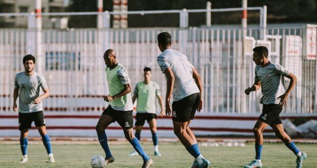 لاعبو الزمالك يخوضون تقسيمة كاملة