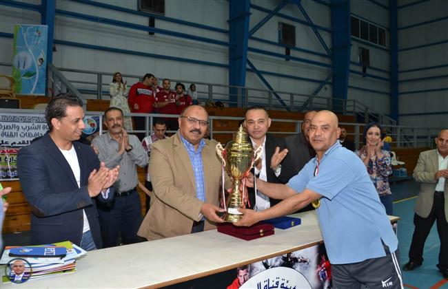 رئيس مياه القناة يشهد فعاليات الدورة الرمضانية لكرة القدم الخماسية للقطاعات 