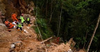   إندونيسيا: مصرع 12 عاملة إثر انهيار أرضى فى منجم ذهب