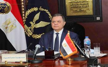 وزير الداخلية يهنئ وزير الدفاع ورئيس الأركان بعيد الفطر المبارك