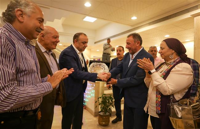 الخطيب يلبي دعوة أبو زيد ويزور نادي الشمس