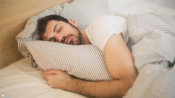 دراسة تكشف ساعات النوم المثالية من منتصف العمر حتى الشيخوخة