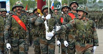   الجيش الباكستاني: لم نتدخل في قرار حل البرلمان