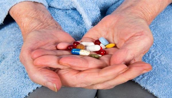 دراسة: وصف أدوية غير مناسبة لكبار السن يؤدى إلى زيارتهم للمستشفى