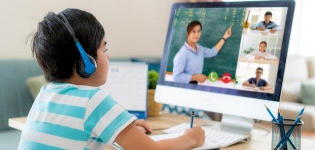 دراسة تحذر: التعليم عن بُعد يضر بصحة الأطفال العقلية
