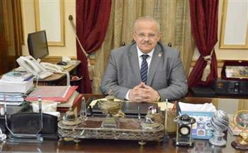   رئيس جامعة القاهرة يهنئ الرئيس السيسي بعيد الفطر المبارك