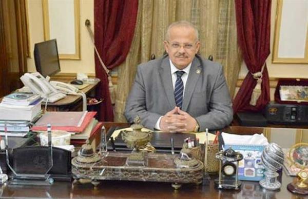 رئيس جامعة القاهرة يهنئ الرئيس السيسي بعيد الفطر المبارك
