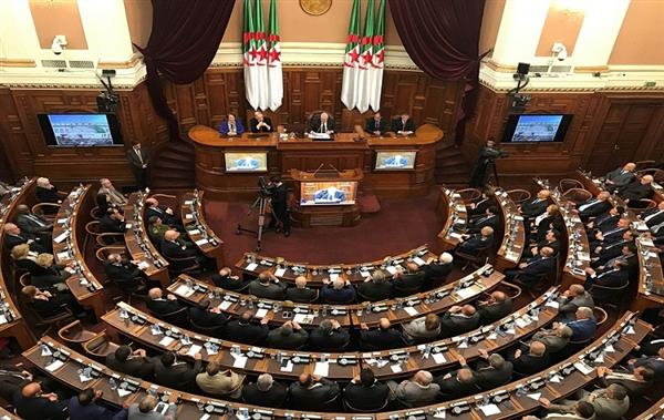 رئيس البرلمان الجزائري: ملتزمون بالشراكة الاستراتيجية المعمقة مع روسيا
