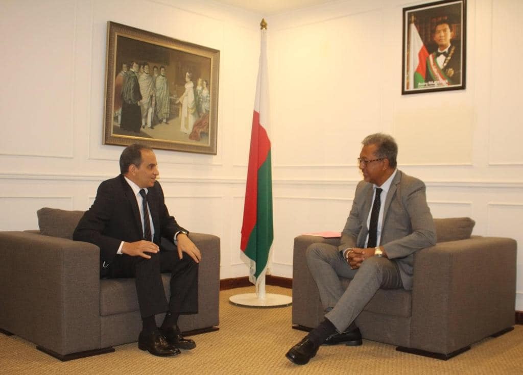 وزير خارجية مدغشقر يستقبل السفير المصري في أنتاناناريفو
