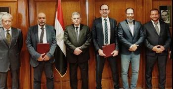  توقيع عقد استشارات بين شركتي النصر للسيارات و«FEV» الألمانية 