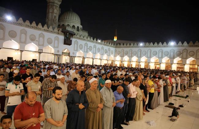 بث مباشر.. لشعائر صلاة العشاء والتراويح من الجامع الأزهر