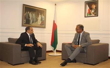   وزير خارجية مدغشقر يستقبل السفير المصري في أنتاناناريفو